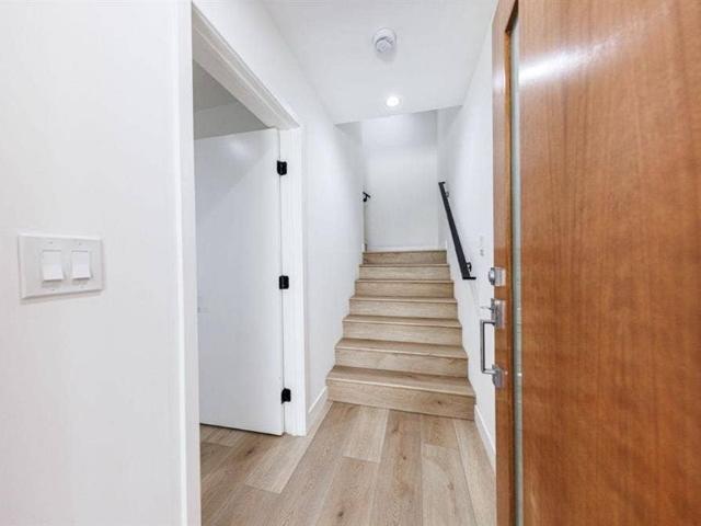 Room for rent in North Hollywood Neighborhood Council District, Canoga Park