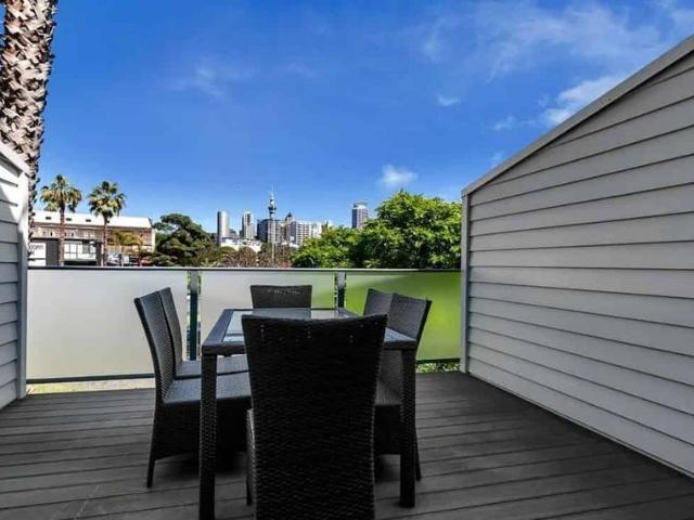 Townhouse for rent in Parnell