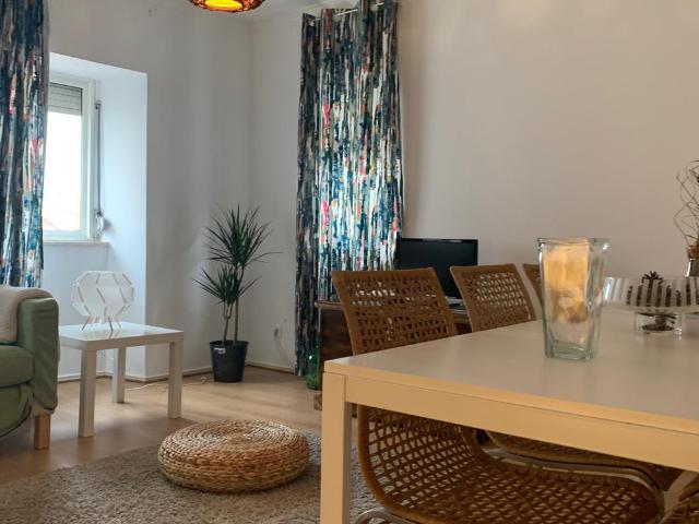 Apartamento alugar em Santo António, Lisboa