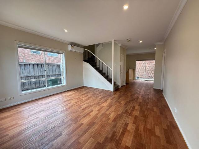 Townhouse for rent in Camerons Creek, Victoria