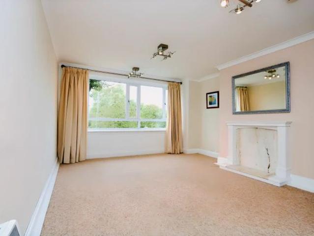Apartment for rent in Dawsholm, Kelvindale