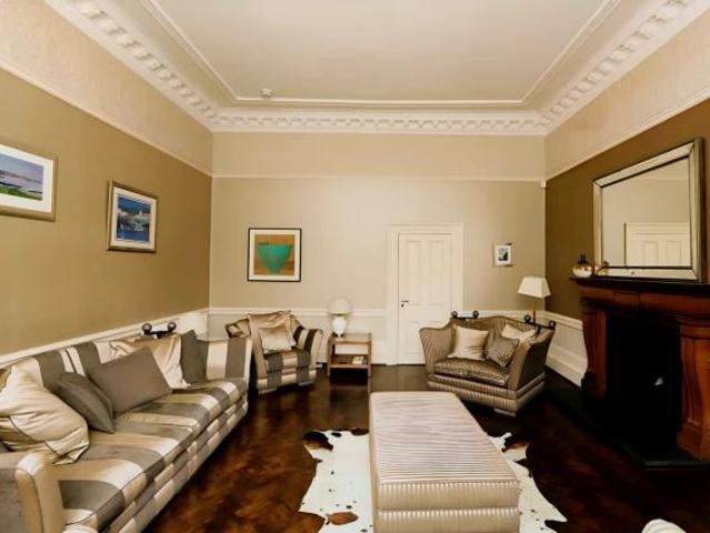 Apartment for rent in Dowanhill, Scotland