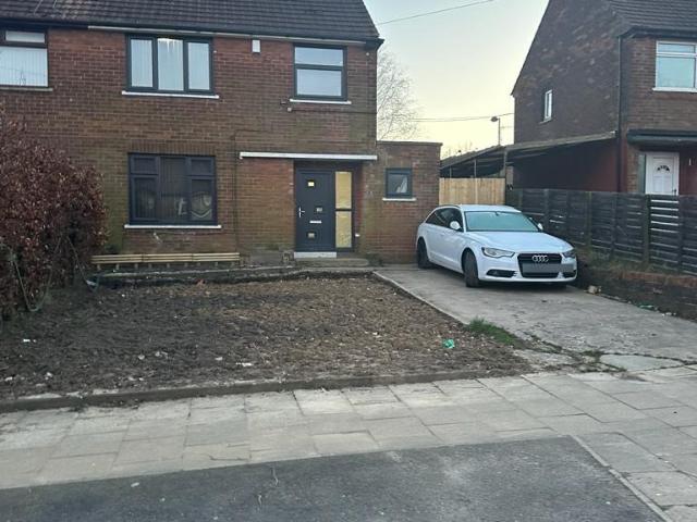 Apartment for rent in Holmewood, West Yorkshire