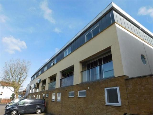 House for rent in London Borough of Ealing, Hanwell