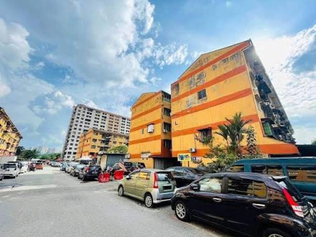 Flat for sale in Petaling, Damansara Damai