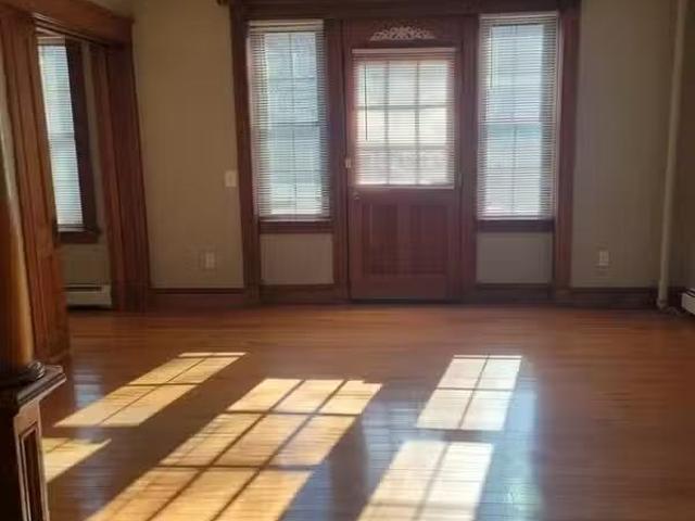 Condo for rent in Springfield