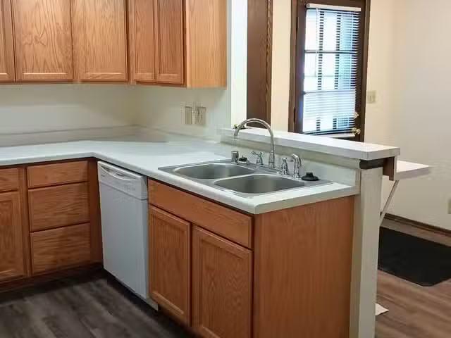 Condo for rent in Brookfield