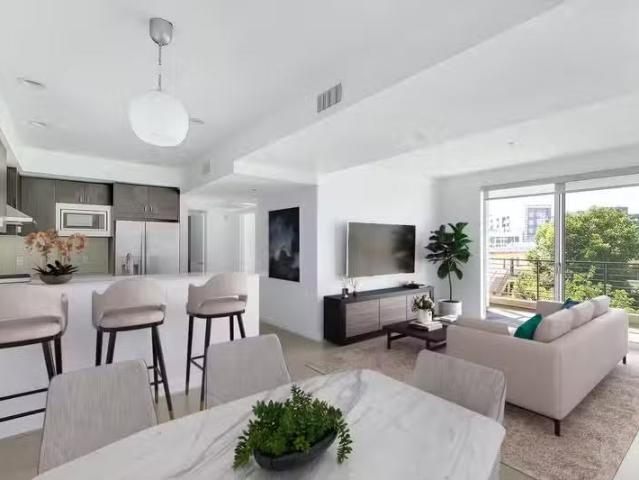 Condo for rent in Canoga Park, California