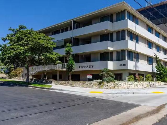Condo for rent in Canoga Park, California