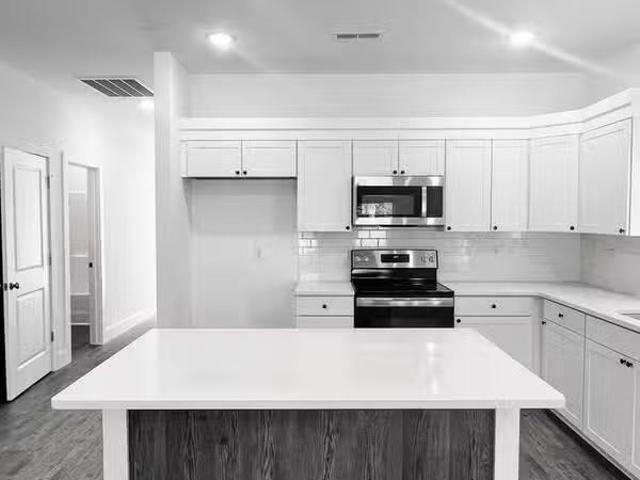 Condo for rent in Inman