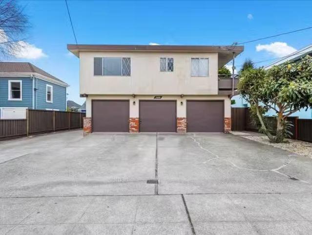 Condo for rent in Oakland