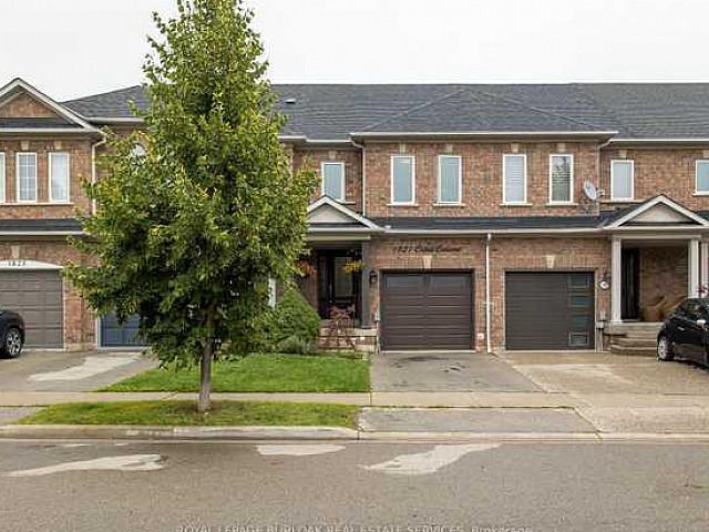 House for sale in Burlington House for sale in Burlington