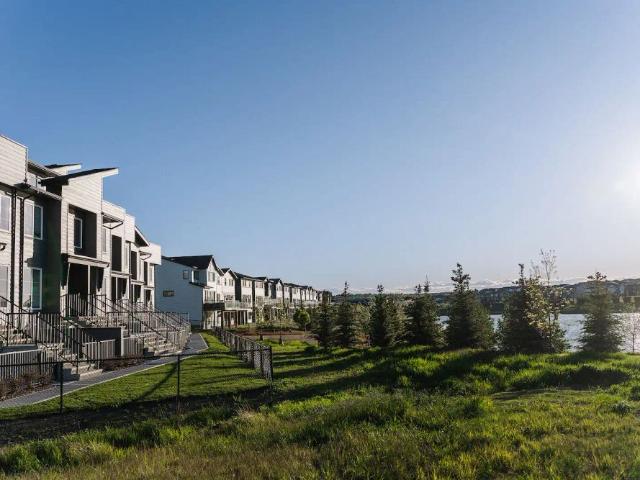 Townhouse for rent in Haskayne, Calgary