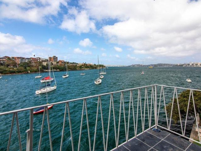 Granny Flat for rent in Lower North Shore, Sydney