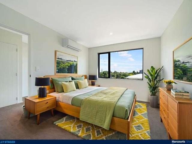 Townhouse for sale in Kelston