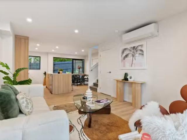 House for sale in Auckland, Oroua County