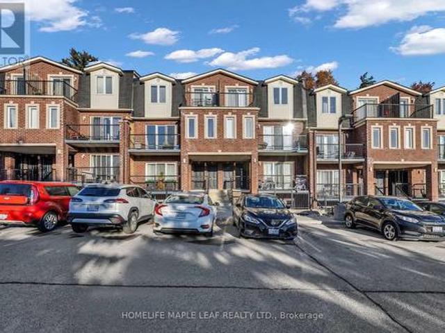 Townhouse for sale in Country Hills, Kitchener