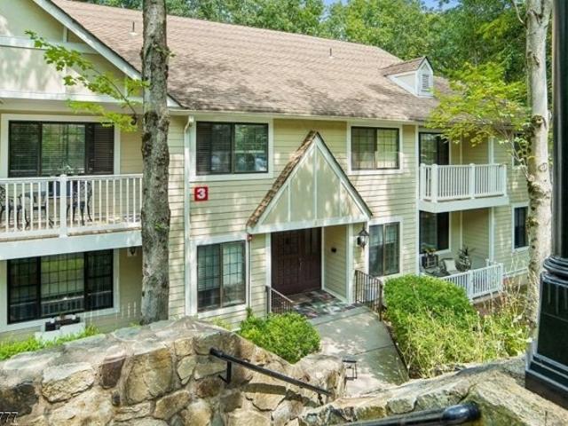 Condo for sale in Morris Plains, New Jersey