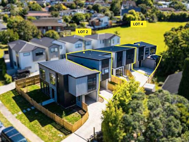 Townhouse for sale in Whangaparaoa
