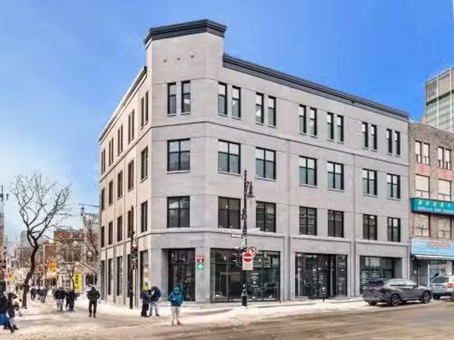 House for rent in Quartier Chinois, Montréal