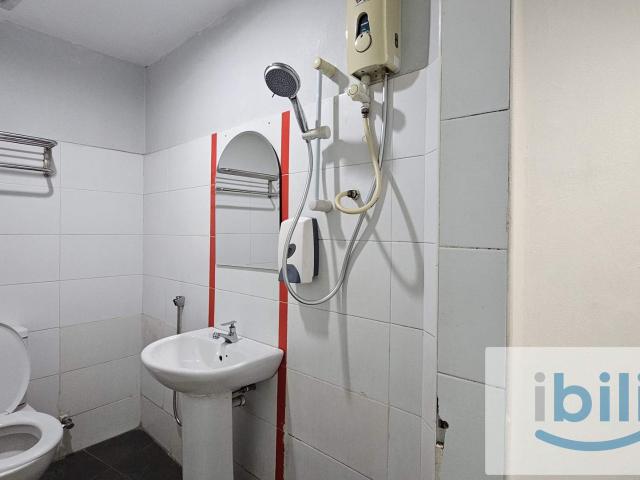 Room for rent in Petaling, Damansara Damai