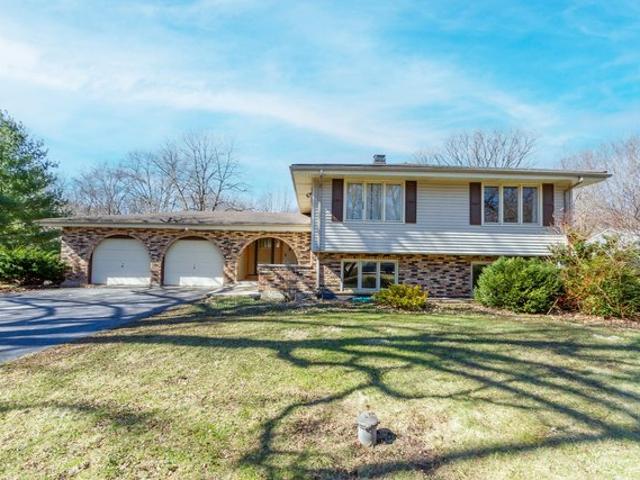 House for sale in West Chicago, Illinois