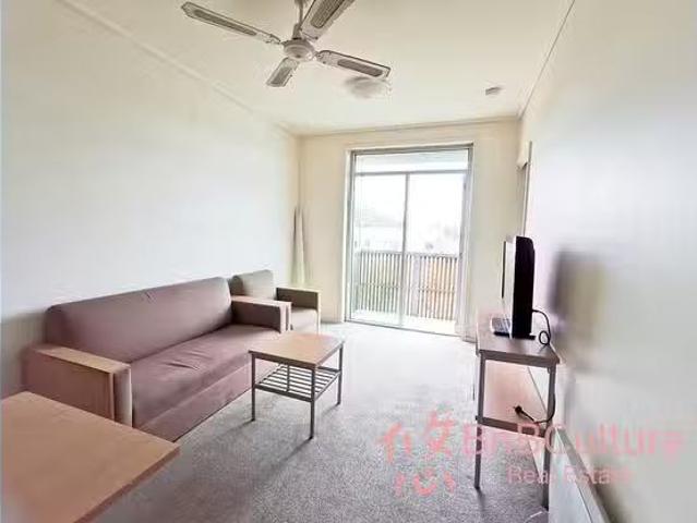 Apartment for rent in Carlton