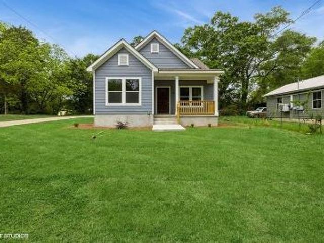 House for sale in Opelika