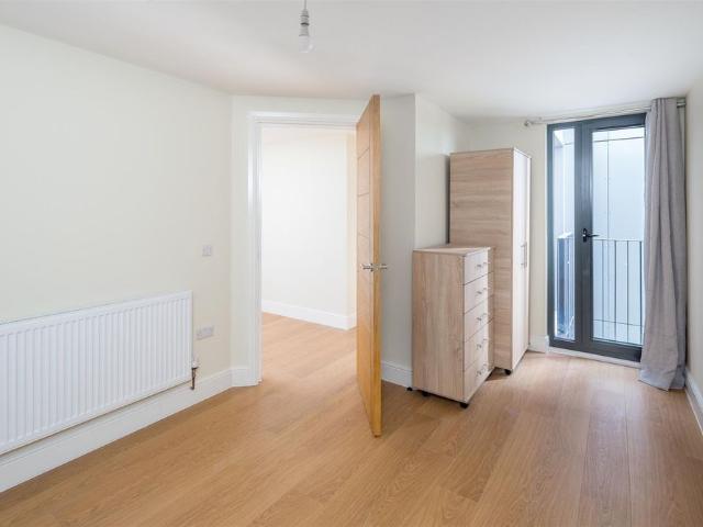 Apartment for rent in Seven Kings, Greater London