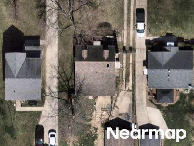 House for sale in Elyria