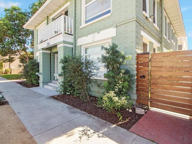 Apartment for rent in Long Beach, California