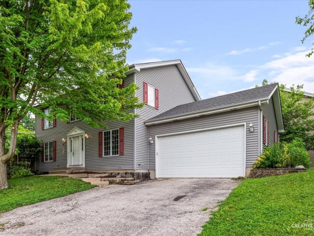 House for sale in Warrenville, Illinois