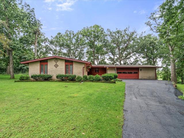 House for sale in North Aurora, Illinois