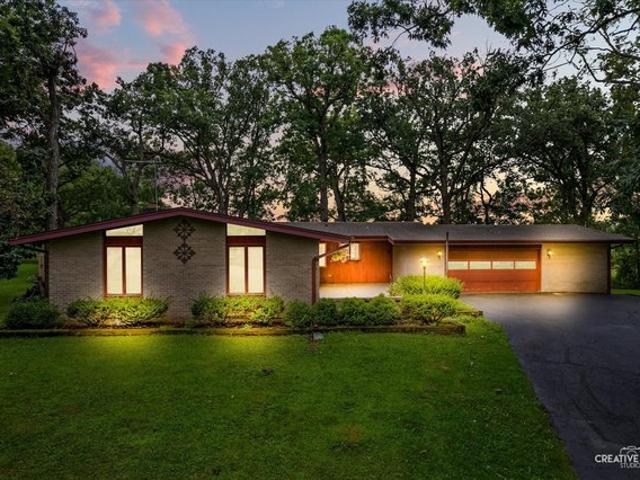 House for sale in North Aurora, Illinois