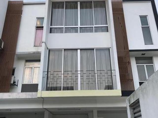 Townhouse for rent in Petaling, Subang Jaya