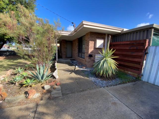 House for rent in High Wycombe, Western Australia