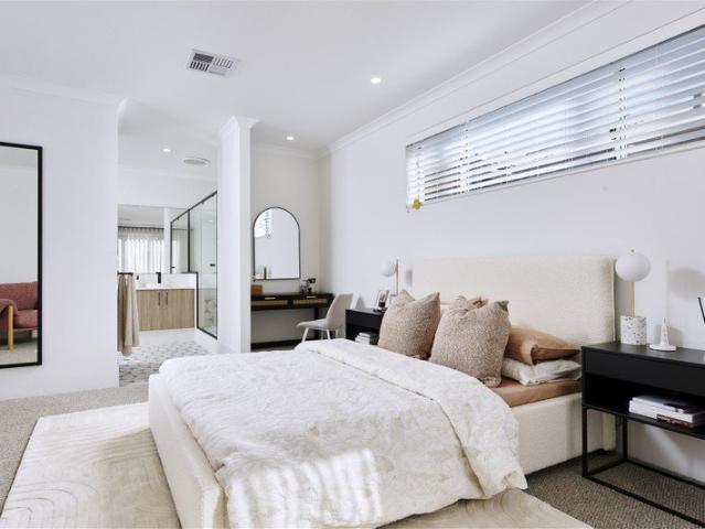 Cottage for sale in High Wycombe, Western Australia