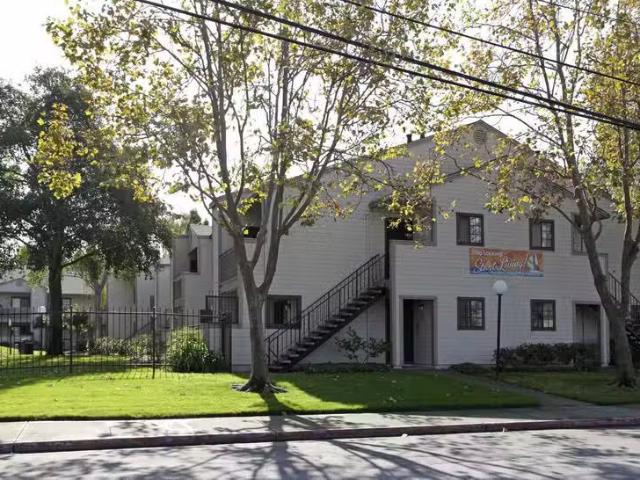 Condo for rent in Hayward