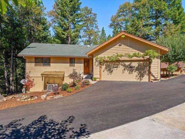 House for sale in Dunsmuir, Siskiyou County