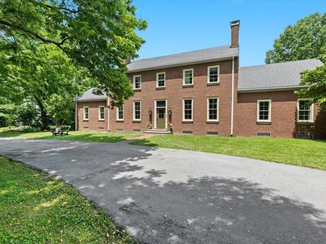 House for sale in Versailles, Kentucky