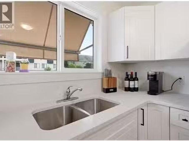Condo for sale in Alexis Park, Vernon