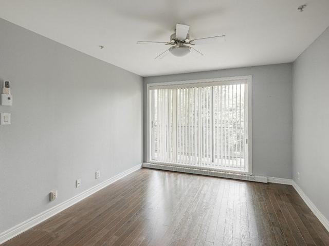 Apartment for rent in Dollard-des-ormeaux, Quebec