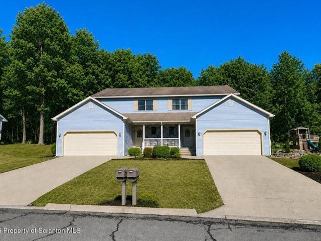 Townhouse for sale in Chinchilla, Pennsylvania
