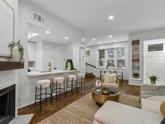 Condo for sale in Dallas, Texas