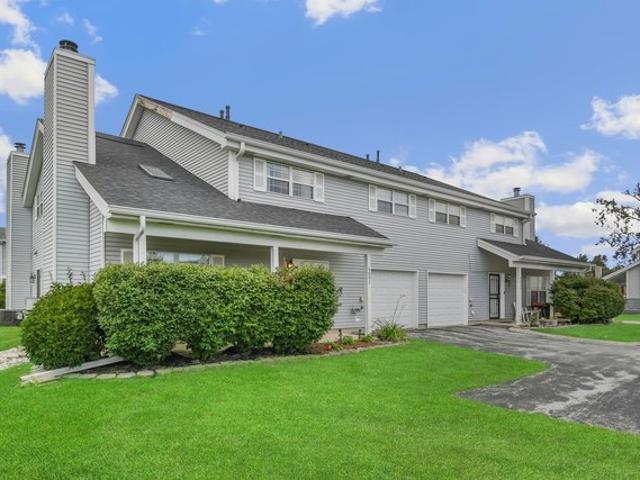 Townhouse for sale in Country Club Hills, Illinois