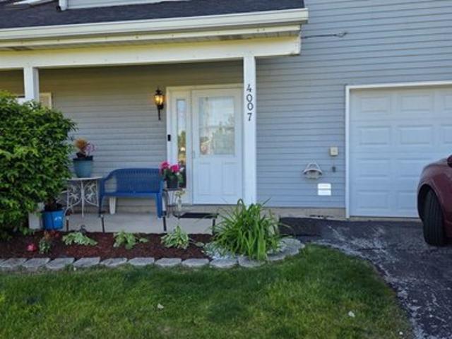 Townhouse for sale in Country Club Hills, Illinois