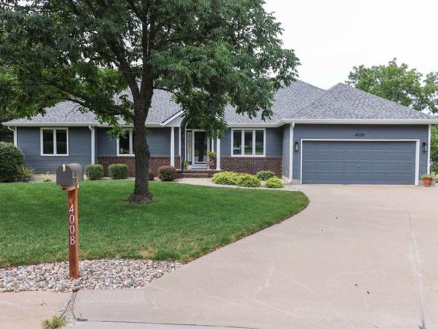 House for sale in Manhattan, Riley County