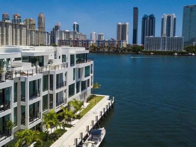 Townhouse for sale in North Miami Beach