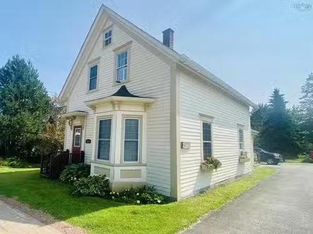 House for sale in Parrsboro, Nova Scotia