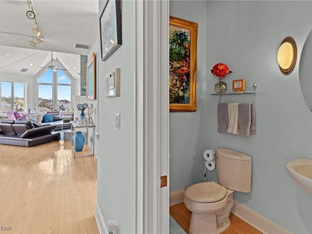 House for sale in Lakeside Marblehead